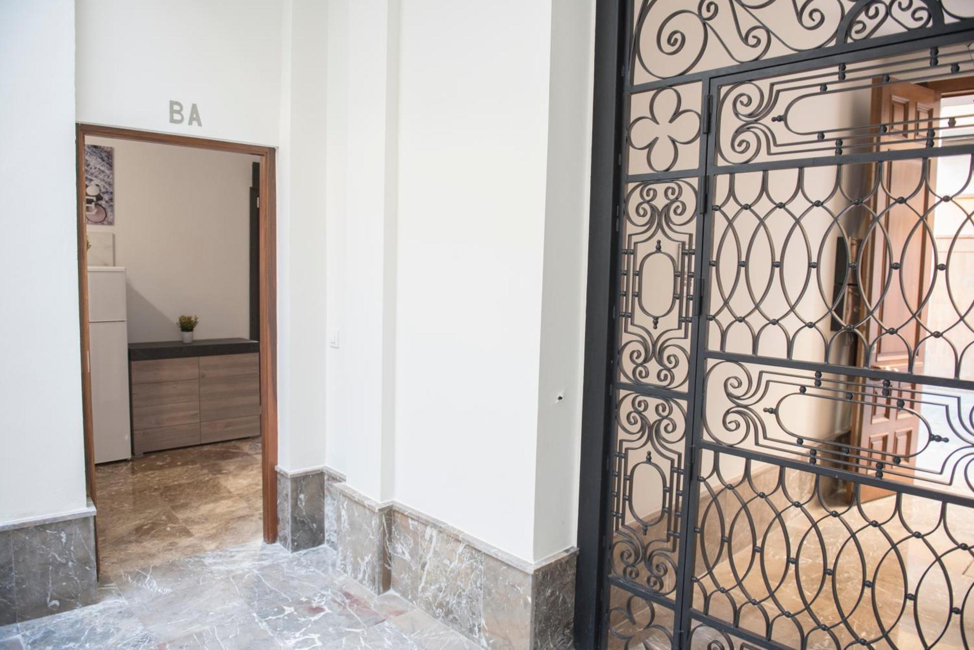 Apartamentos Luxury Puente de Triana Sevilha Exterior foto