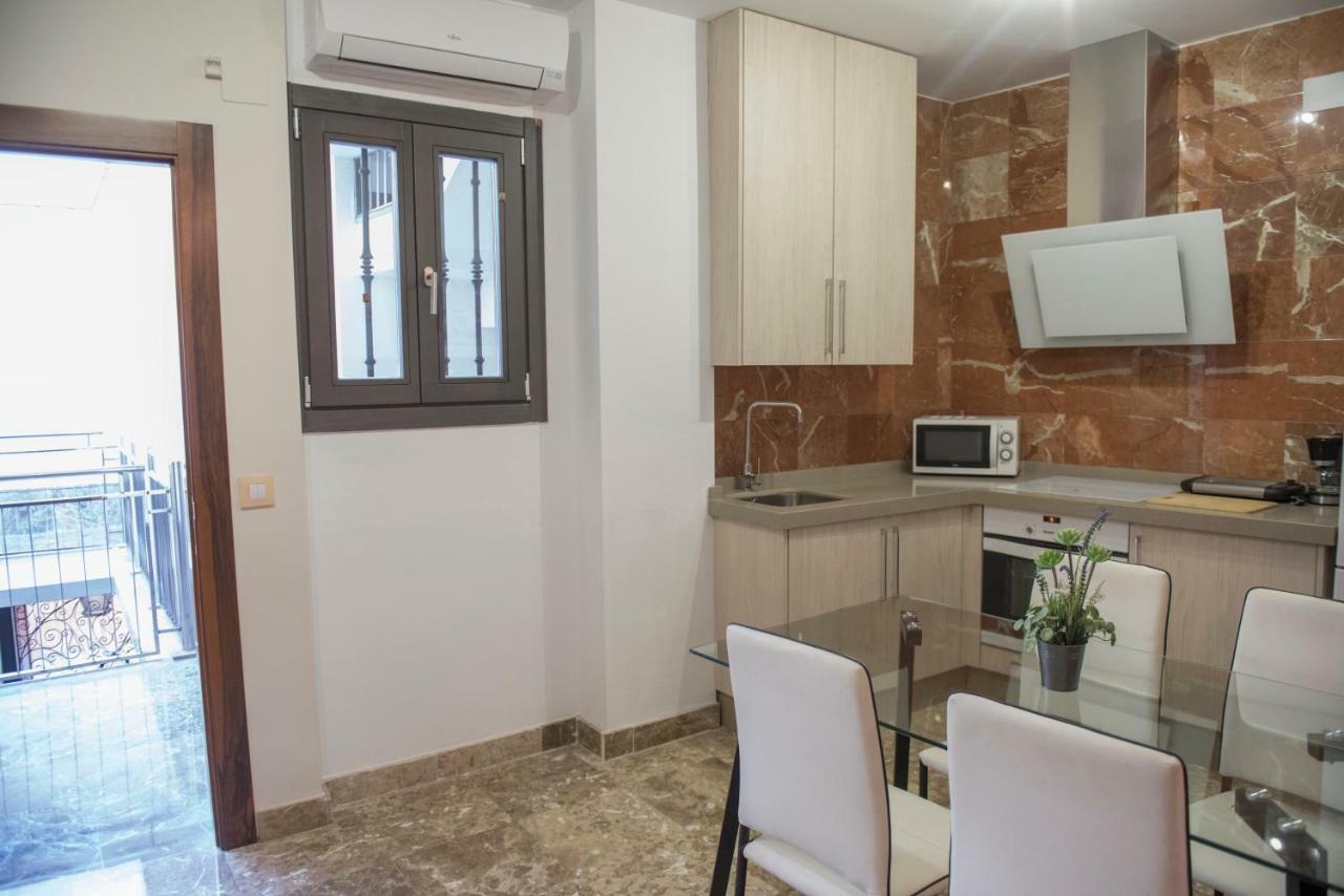 Apartamentos Luxury Puente de Triana Sevilha Exterior foto